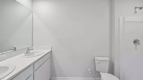 Bath - 17943 Wheat Stack Ct, Parrish, FL 34219 photo 2 of 4