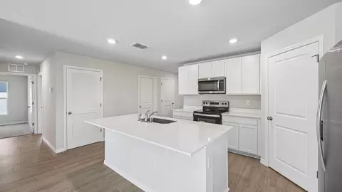 Kitchen - 17943 Wheat Stack Ct, Parrish, FL 34219 photo 3 of 6