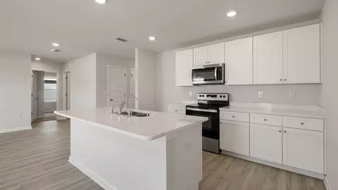 Kitchen - 106 Dockside Rd, Freeport, FL 32439 photo 3 of 5