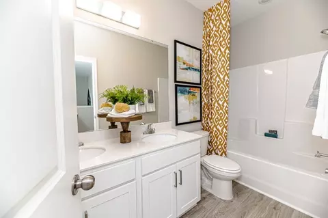 Bath - 502 Midsummer St, Aberdeen, NC 28315 photo 1 of 3