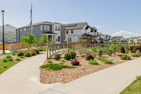 View/Area - 2631 E 102nd Pl, Thornton, CO 80229 photo 2 of 9