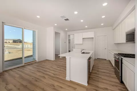 Kitchen - 2631 E 102nd Pl, Thornton, CO 80229 photo 2 of 5
