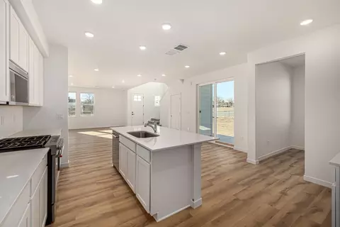 Kitchen - 2631 E 102nd Pl, Thornton, CO 80229 photo 3 of 5