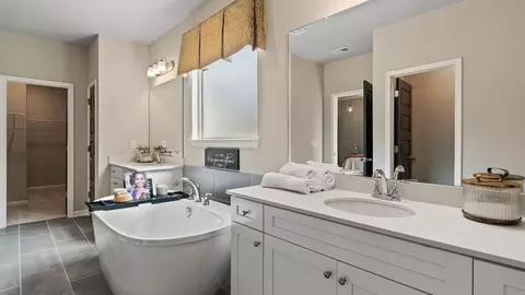 Bath - 105 Haverling Pass, Hampton, GA 30228 photo 2 of 5