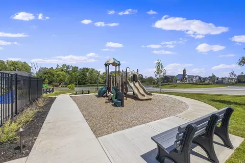 View/Area - 425 Pinehurst Dr, Commerical Point, OH 43116 photo 5 of 18