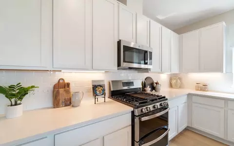 Kitchen - 1608 Casting Rdg, Mesquite, TX 75181 photo 6 of 6