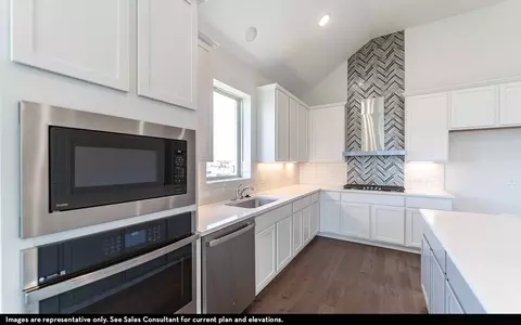 Kitchen - 1608 Casting Rdg, Mesquite, TX 75181 photo 3 of 6