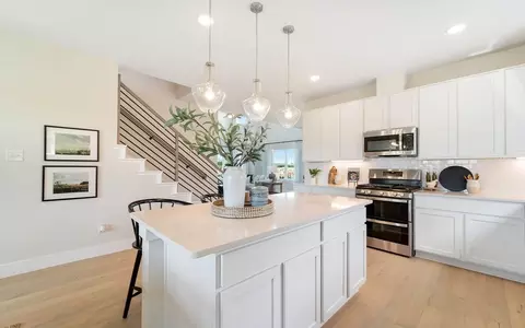 Kitchen - 1608 Casting Rdg, Mesquite, TX 75181 photo 5 of 6