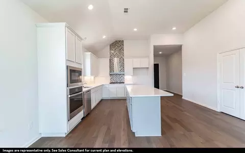 Kitchen - 1608 Casting Rdg, Mesquite, TX 75181 photo 2 of 6