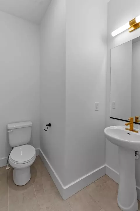 Bath - 672 N 600 W, Tremonton, UT 84337 photo 1 of 10
