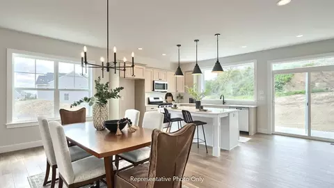 Dining - 77 Tupelo St, Lititz, PA 17543 photo 2 of 3