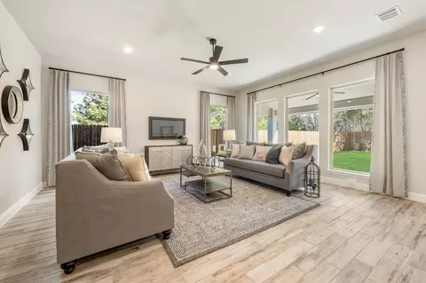 Living - 1706 Baldwin Dr, Cedar Hill, TX 75104 photo 4 of 5