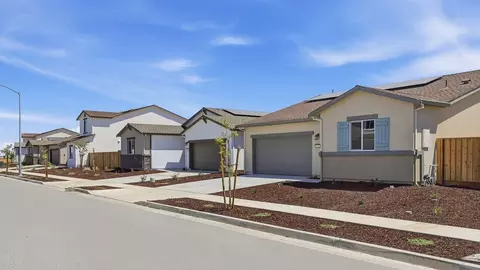 Exterior - 411 Broadstone Dr, Los Banos, CA 93635 photo 2 of 2