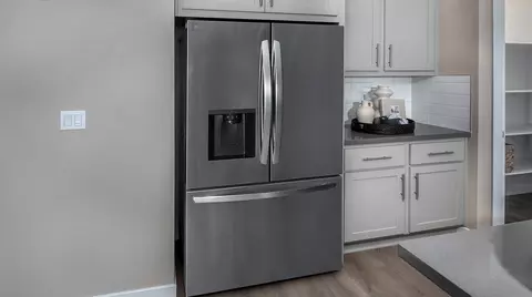 Kitchen - 411 Broadstone Dr, Los Banos, CA 93635 photo 6 of 6