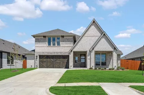 557 Red Maple Rd, Waxahachie, TX 75165