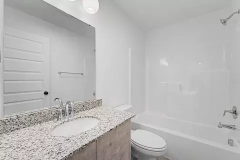 Bath - 540 Solar St, Centerton, AR 72713 photo 1 of 2