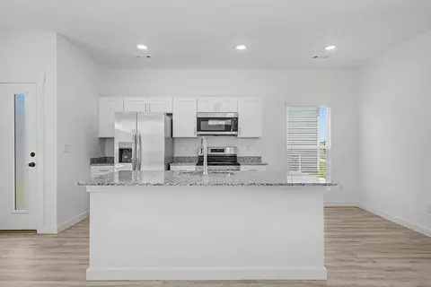 Kitchen - 540 Solar St, Centerton, AR 72713 photo 6 of 7