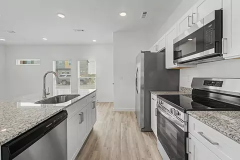 Kitchen - 540 Solar St, Centerton, AR 72713 photo 5 of 7