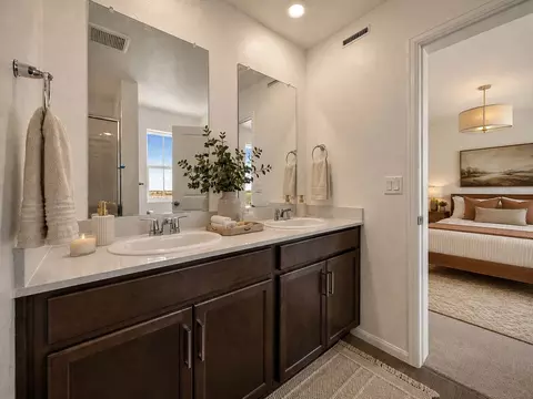 Bath - 705 98th Ave, Greeley, CO 80634 photo 2 of 4