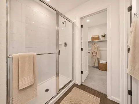 Bath - 705 98th Ave, Greeley, CO 80634 photo 3 of 4
