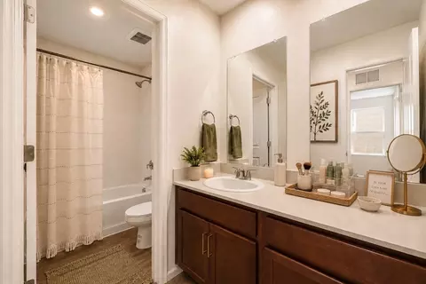 Bath - 705 98th Ave, Greeley, CO 80634 photo 4 of 4
