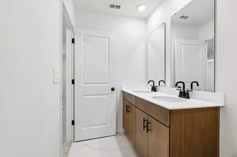 Bath - 4295 Darby Ct, Eustis, FL 32736 photo 10 of 12