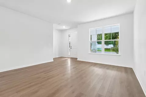 Living - 4295 Darby Ct, Eustis, FL 32736 photo 6 of 9
