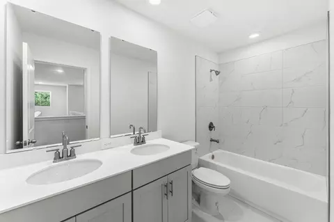 Bath - 4295 Darby Ct, Eustis, FL 32736 photo 8 of 8