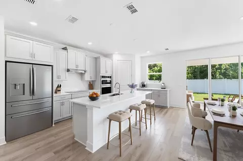 Kitchen - 4295 Darby Ct, Eustis, FL 32736 photo 5 of 6