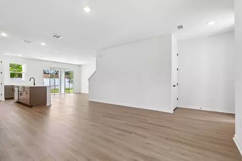 Living - 4295 Darby Ct, Eustis, FL 32736 photo 5 of 9