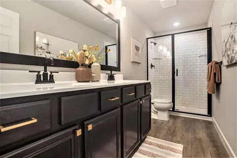 Bath - Ridgetop Circle, Kalamazoo, MI 49009 photo 4 of 5