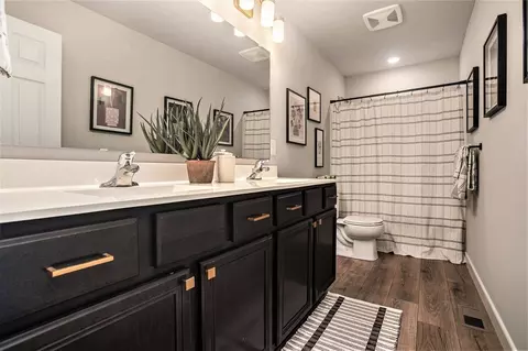 Bath - Ridgetop Circle, Kalamazoo, MI 49009 photo 5 of 5