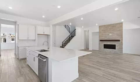 Kitchen - 504 E 4290 S, Washington, UT 84780 photo 3 of 3