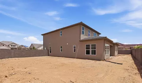 Exterior - 504 E 4290 S, Washington, UT 84780 photo 2 of 3