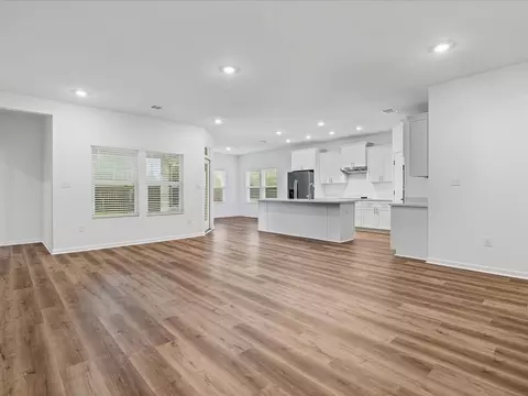 Living - 10306 Grady Ln, Mobile, AL 36695 photo 1 of 4