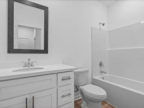 Bath - 10306 Grady Ln, Mobile, AL 36695 photo 4 of 4