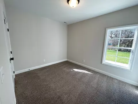 Bedroom - Claiborne Circle, Franklin, KY 42134 photo 3 of 5
