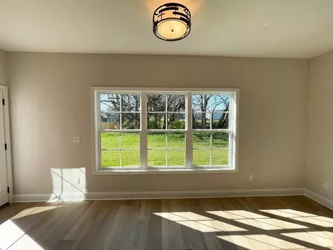 Living - Claiborne Circle, Franklin, KY 42134 photo 4 of 4