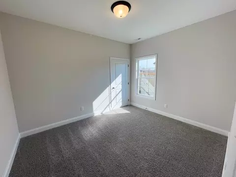 Bedroom - Claiborne Circle, Franklin, KY 42134 photo 2 of 5