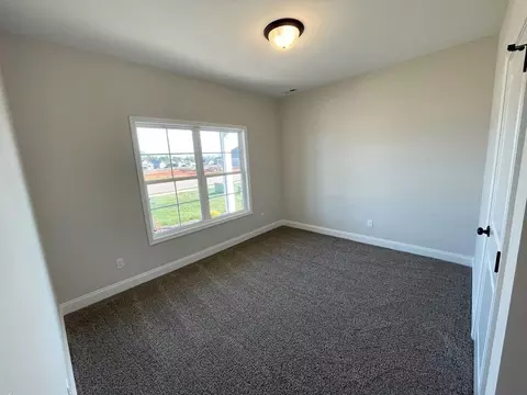 Bedroom - Claiborne Circle, Franklin, KY 42134 photo 1 of 5