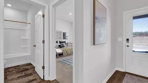 Entry Way - 39 Kings Gate Cv, Jackson, TN 38305 photo 4 of 8