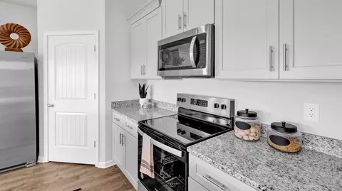 Kitchen - 39 Kings Gate Cv, Jackson, TN 38305 photo 5 of 15