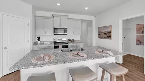 Kitchen - 39 Kings Gate Cv, Jackson, TN 38305 photo 2 of 15