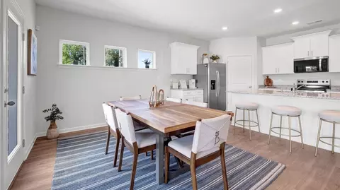 Dining - 39 Kings Gate Cv, Jackson, TN 38305 photo 4 of 5