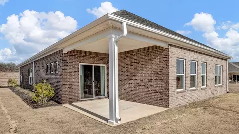 Exterior - 39 Kings Gate Cv, Jackson, TN 38305 photo 4 of 6