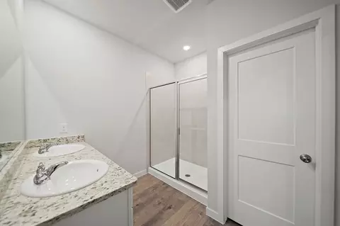 Bath - 17138 King Eider Rd, Waller, TX 77484 photo 1 of 1