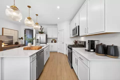 Kitchen - 16918 Canary Trl, Parrish, FL 34219 photo 2 of 3