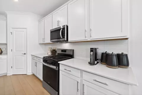 Kitchen - 16918 Canary Trl, Parrish, FL 34219 photo 3 of 3