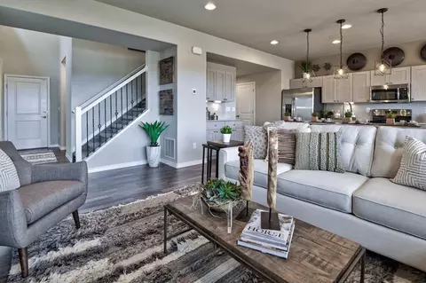 Living - 8190 Lemon Grass Rd, Peyton, CO 80831 photo 3 of 4