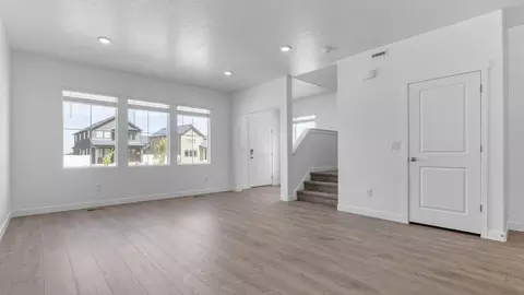 Living - 718 N 1600 E, Salem, UT 84653 photo 4 of 7